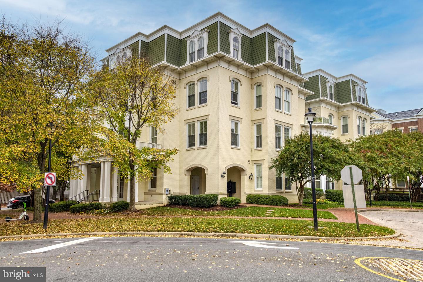 900 N WASHINGTON ST #103E, ALEXANDRIA, Virginia 22314, 2 Bedrooms Bedrooms, ,2 BathroomsBathrooms,Residential,For sale,900 N WASHINGTON ST #103E,VAAX2039216 MLS # VAAX2039216