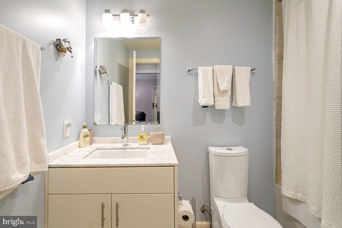 900 N WASHINGTON ST #103E, ALEXANDRIA, Virginia 22314, 2 Bedrooms Bedrooms, ,2 BathroomsBathrooms,Residential,For sale,900 N WASHINGTON ST #103E,VAAX2039216 MLS # VAAX2039216