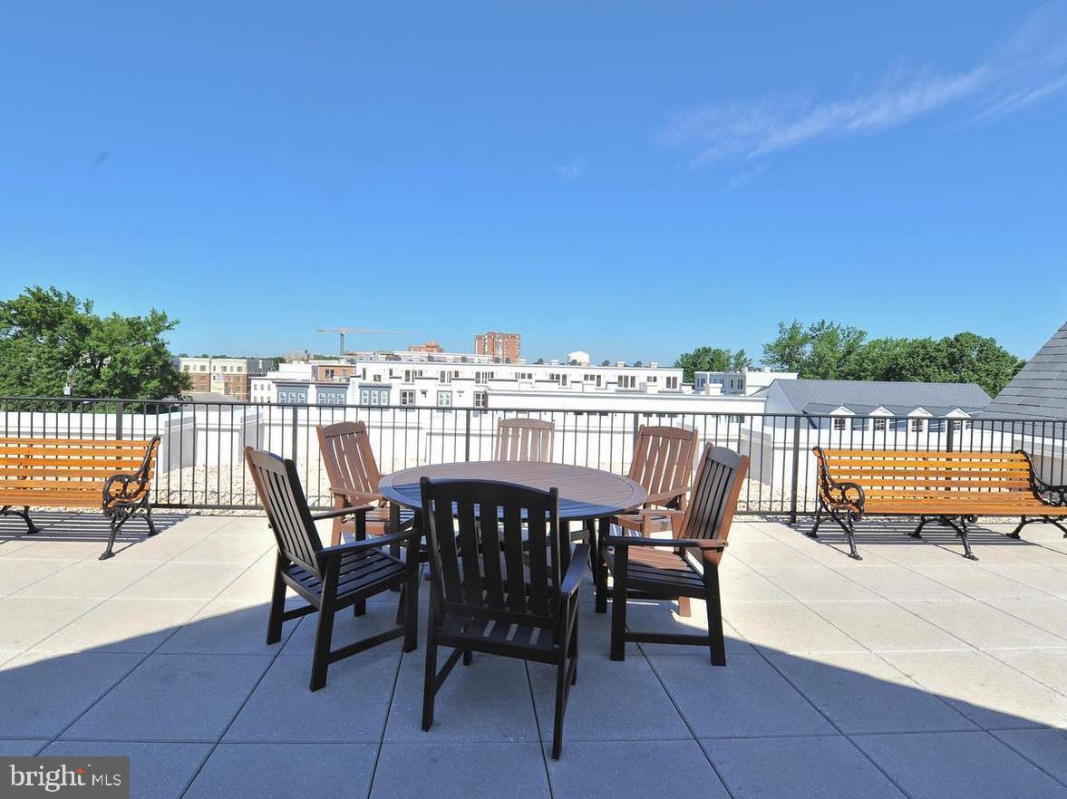 900 N WASHINGTON ST #103E, ALEXANDRIA, Virginia 22314, 2 Bedrooms Bedrooms, ,2 BathroomsBathrooms,Residential,For sale,900 N WASHINGTON ST #103E,VAAX2039216 MLS # VAAX2039216