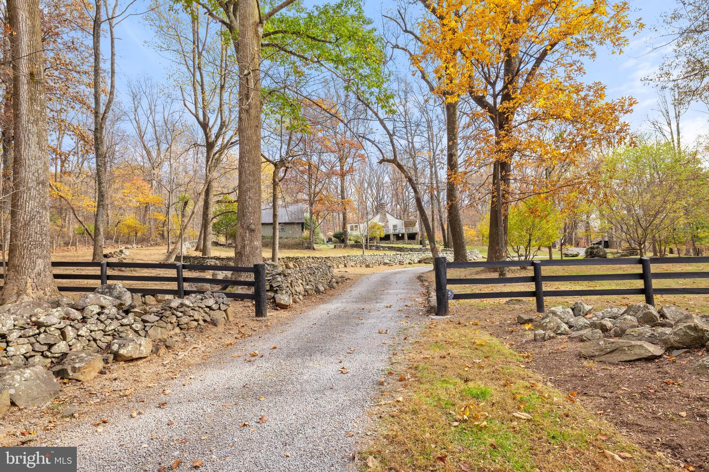 17970 RAVEN ROCKS RD, BLUEMONT, Virginia 20135, 3 Bedrooms Bedrooms, ,2 BathroomsBathrooms,Residential,For sale,17970 RAVEN ROCKS RD,VACL2003156 MLS # VACL2003156