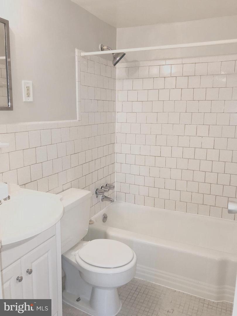 5831 QUANTRELL AVE #409, ALEXANDRIA, Virginia 22312, 1 Bedroom Bedrooms, ,1 BathroomBathrooms,Residential,For sale,5831 QUANTRELL AVE #409,VAAX2039340 MLS # VAAX2039340