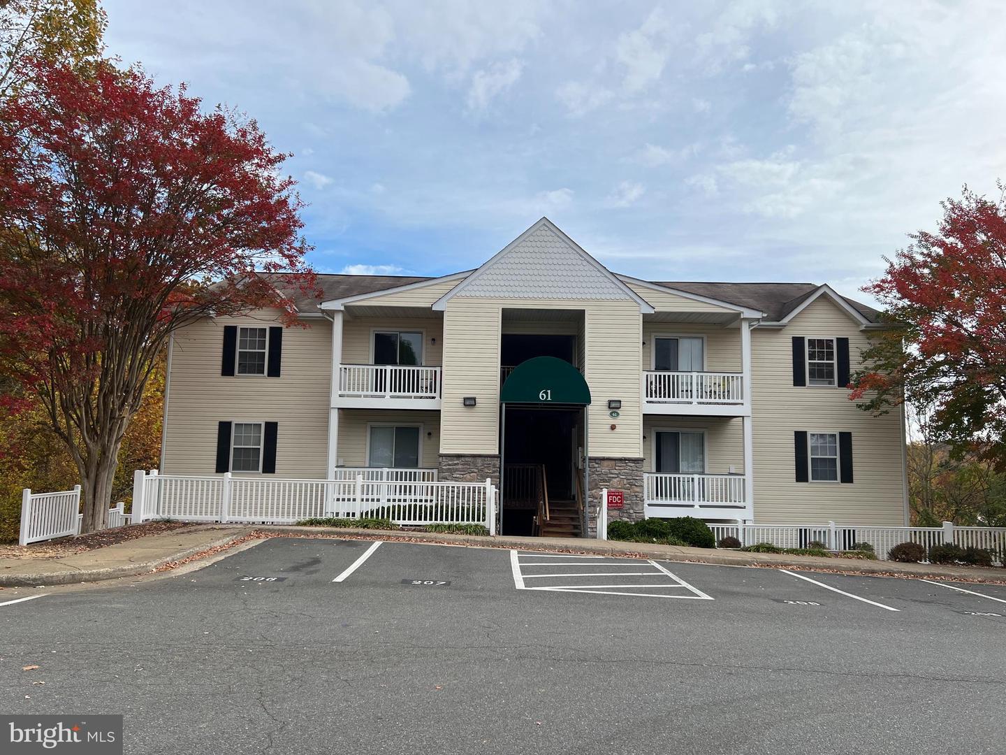 61 FERN OAK CIR #100, STAFFORD, Virginia 22554, 1 Bedroom Bedrooms, ,1 BathroomBathrooms,Residential,For sale,61 FERN OAK CIR #100,VAST2033972 MLS # VAST2033972