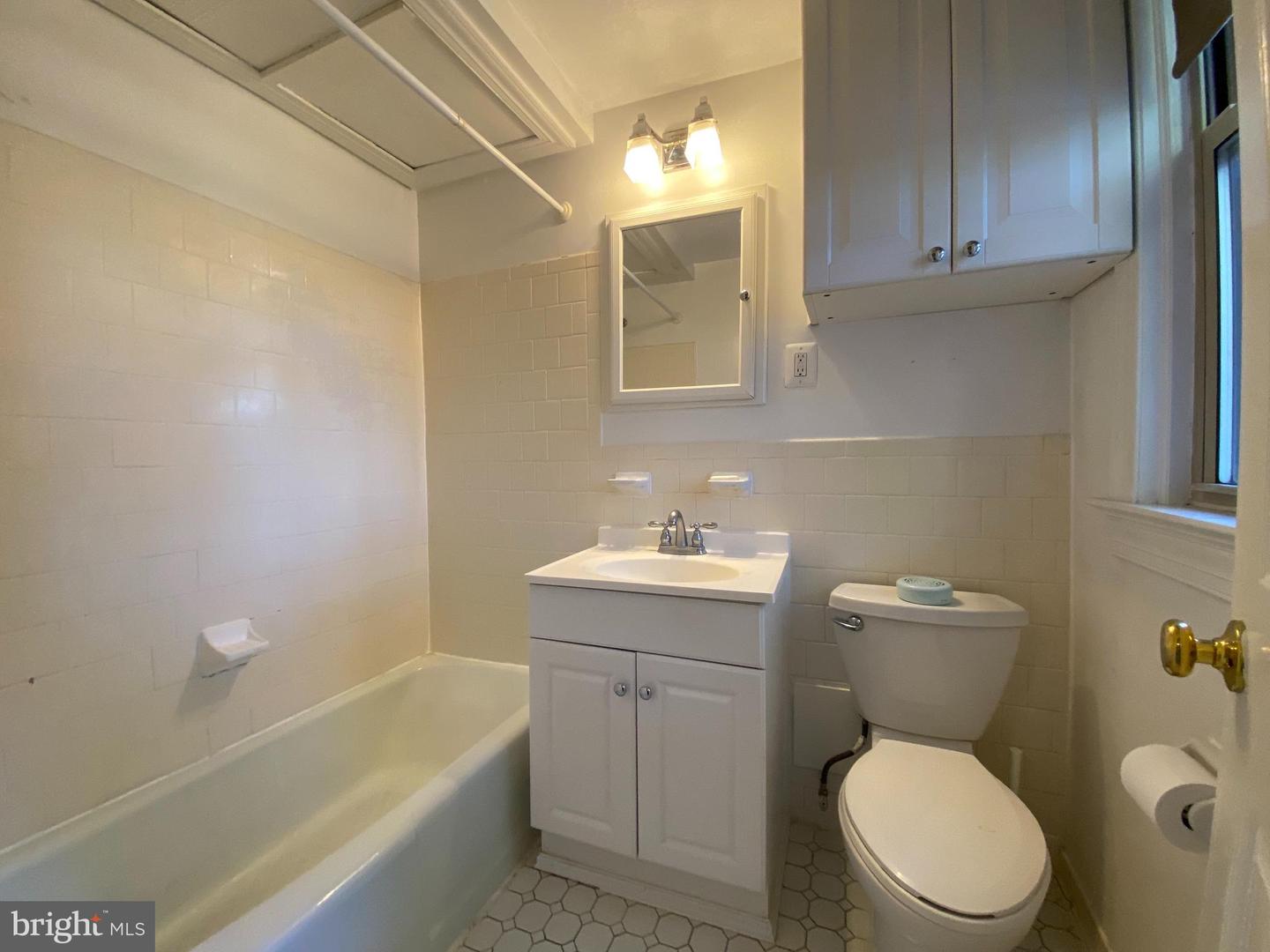 18 9TH ST NE #406, WASHINGTON, District Of Columbia 20002, ,1 BathroomBathrooms,Residential,For sale,18 9TH ST NE #406,DCDC2167296 MLS # DCDC2167296