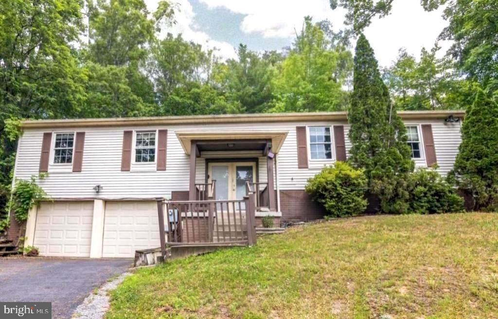 17985 POSSUM POINT RD, DUMFRIES, Virginia 22026, 5 Bedrooms Bedrooms, ,3 BathroomsBathrooms,Residential,For sale,17985 POSSUM POINT RD,VAPW2082632 MLS # VAPW2082632