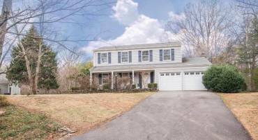 2120 THOMAS VIEW RD, RESTON, Virginia 20191, 4 Bedrooms Bedrooms, ,2 BathroomsBathrooms,Residential,For sale,2120 THOMAS VIEW RD,VAFX2204344 MLS # VAFX2204344