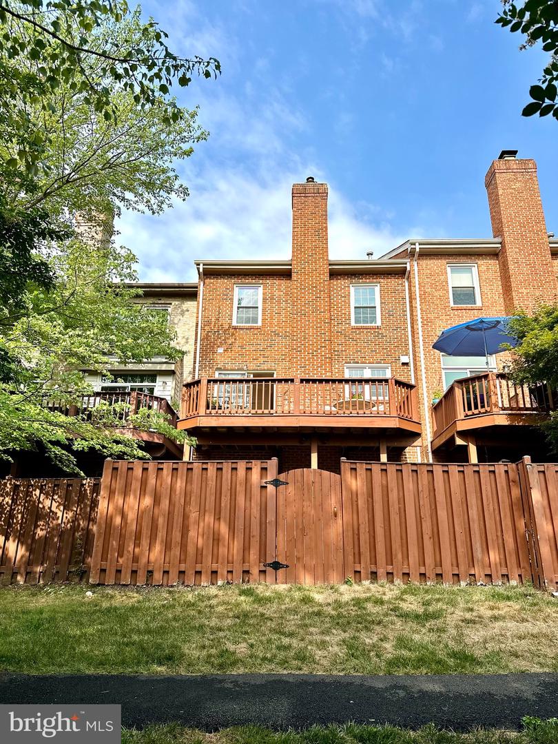 6421 LITTLE POTTERS LN, ALEXANDRIA, Virginia 22310, 3 Bedrooms Bedrooms, ,3 BathroomsBathrooms,Residential,For sale,6421 LITTLE POTTERS LN,VAFX2209384 MLS # VAFX2209384