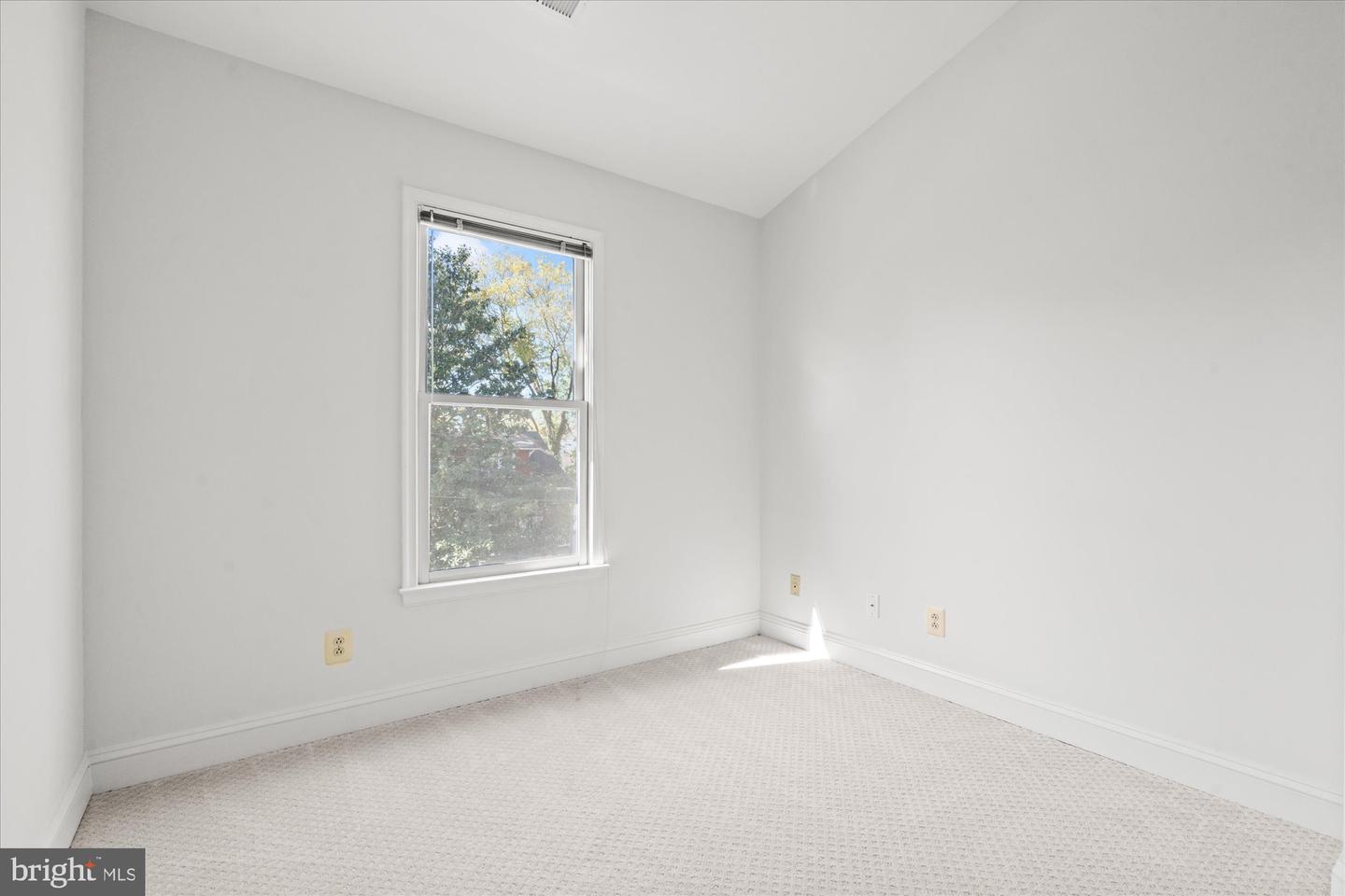 905 N GARFIELD ST, ARLINGTON, Virginia 22201, 3 Bedrooms Bedrooms, ,3 BathroomsBathrooms,Residential,For sale,905 N GARFIELD ST,VAAR2049966 MLS # VAAR2049966