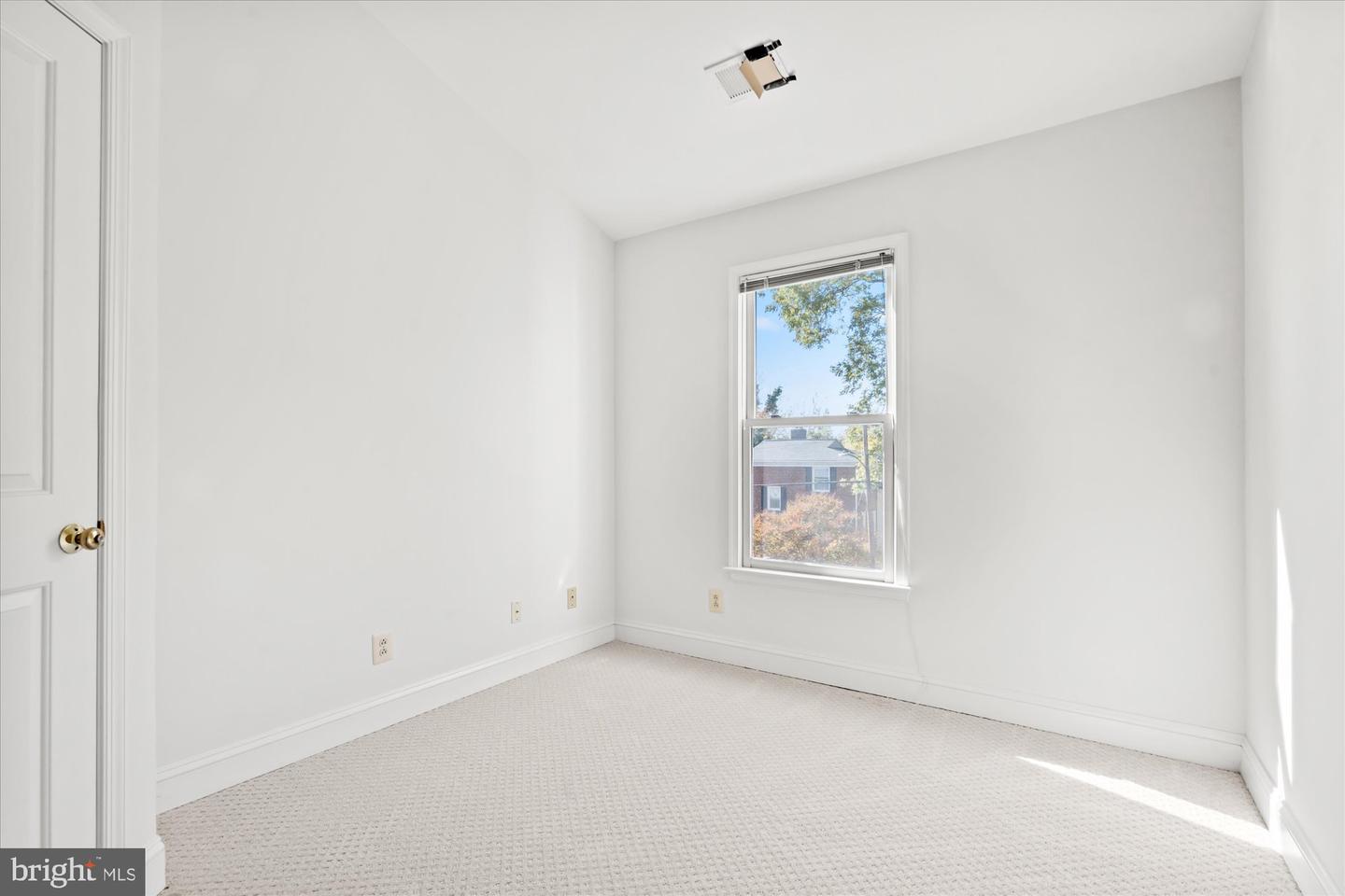 905 N GARFIELD ST, ARLINGTON, Virginia 22201, 3 Bedrooms Bedrooms, ,3 BathroomsBathrooms,Residential,For sale,905 N GARFIELD ST,VAAR2049966 MLS # VAAR2049966