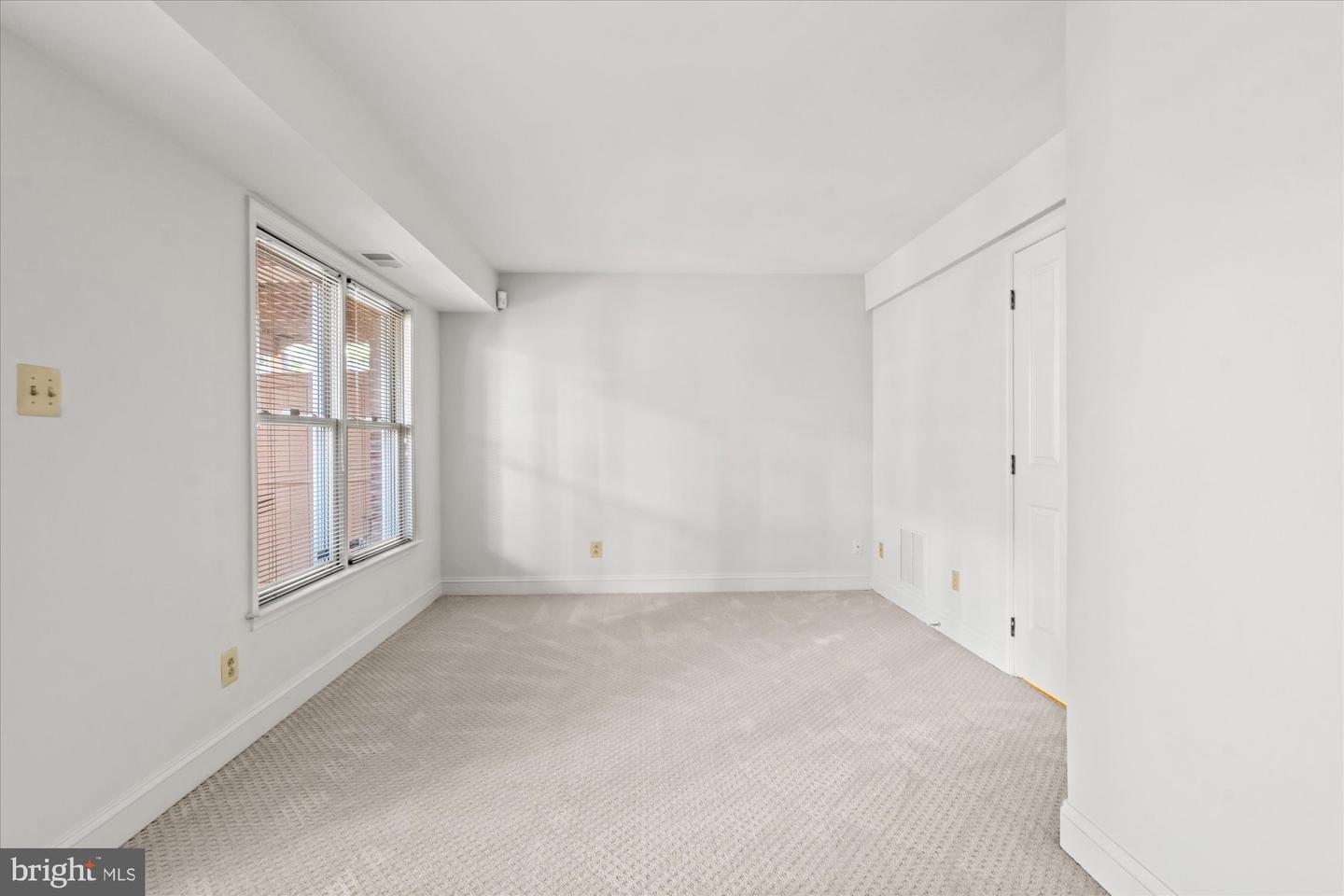 905 N GARFIELD ST, ARLINGTON, Virginia 22201, 3 Bedrooms Bedrooms, ,3 BathroomsBathrooms,Residential,For sale,905 N GARFIELD ST,VAAR2049966 MLS # VAAR2049966