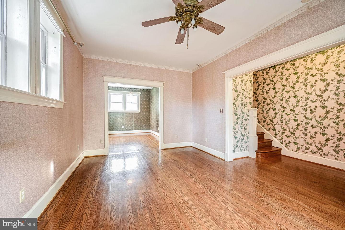 4423 FESSENDEN ST NW, WASHINGTON, District Of Columbia 20016, 3 Bedrooms Bedrooms, 6 Rooms Rooms,2 BathroomsBathrooms,Residential,For sale,4423 FESSENDEN ST NW,DCDC2166590 MLS # DCDC2166590