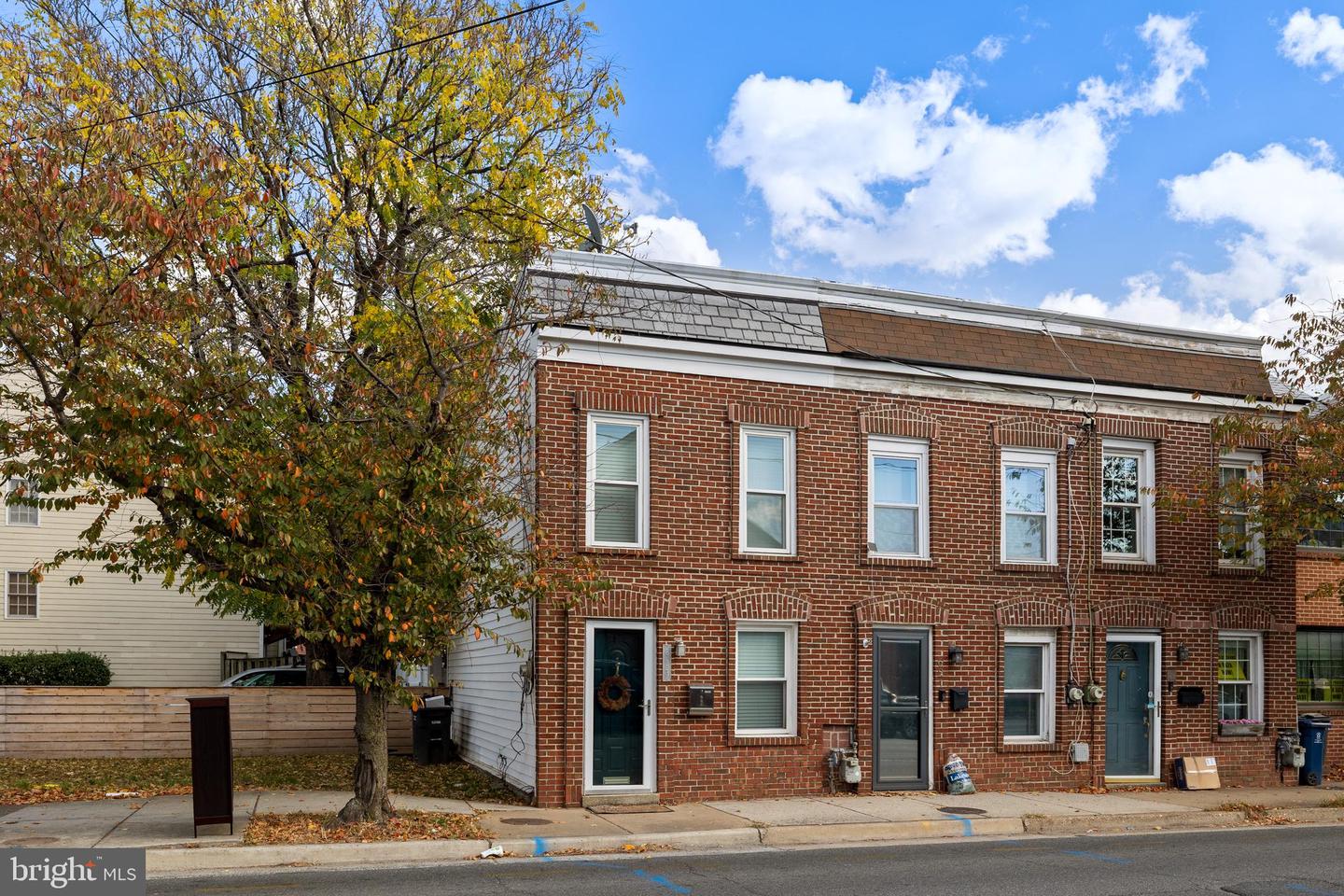 623 N HENRY ST, ALEXANDRIA, Virginia 22314, 2 Bedrooms Bedrooms, ,1 BathroomBathrooms,Residential,For sale,623 N HENRY ST,VAAX2039252 MLS # VAAX2039252