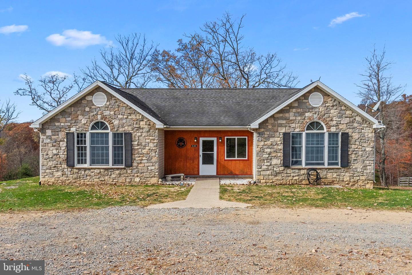 121 SWEETBRIAR LN, WINCHESTER, Virginia 22603, 4 Bedrooms Bedrooms, ,3 BathroomsBathrooms,Residential,For sale,121 SWEETBRIAR LN,VAFV2022674 MLS # VAFV2022674