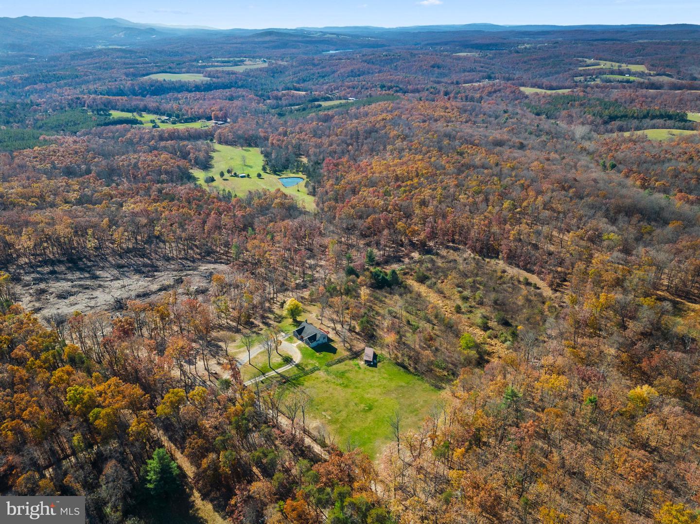 121 SWEETBRIAR LN, WINCHESTER, Virginia 22603, 4 Bedrooms Bedrooms, ,3 BathroomsBathrooms,Residential,For sale,121 SWEETBRIAR LN,VAFV2022674 MLS # VAFV2022674