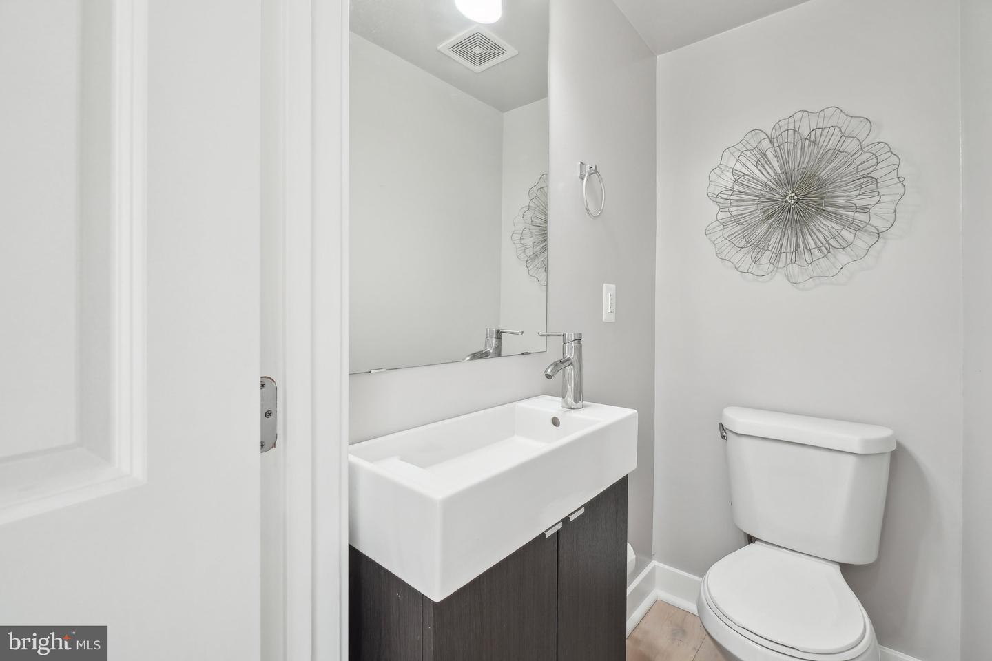 711 S ST NW #2, WASHINGTON, District Of Columbia 20001, 1 Bedroom Bedrooms, ,1 BathroomBathrooms,Residential,For sale,711 S ST NW #2,DCDC2167476 MLS # DCDC2167476