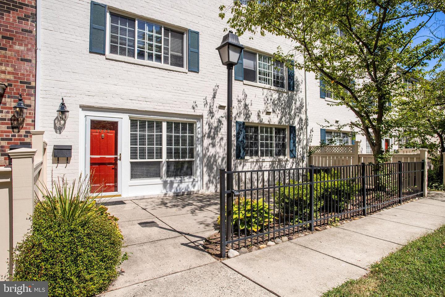 1339 N VAN DORN ST, ALEXANDRIA, Virginia 22304, 1 Bedroom Bedrooms, ,1 BathroomBathrooms,Residential,For sale,1339 N VAN DORN ST,VAAX2037934 MLS # VAAX2037934