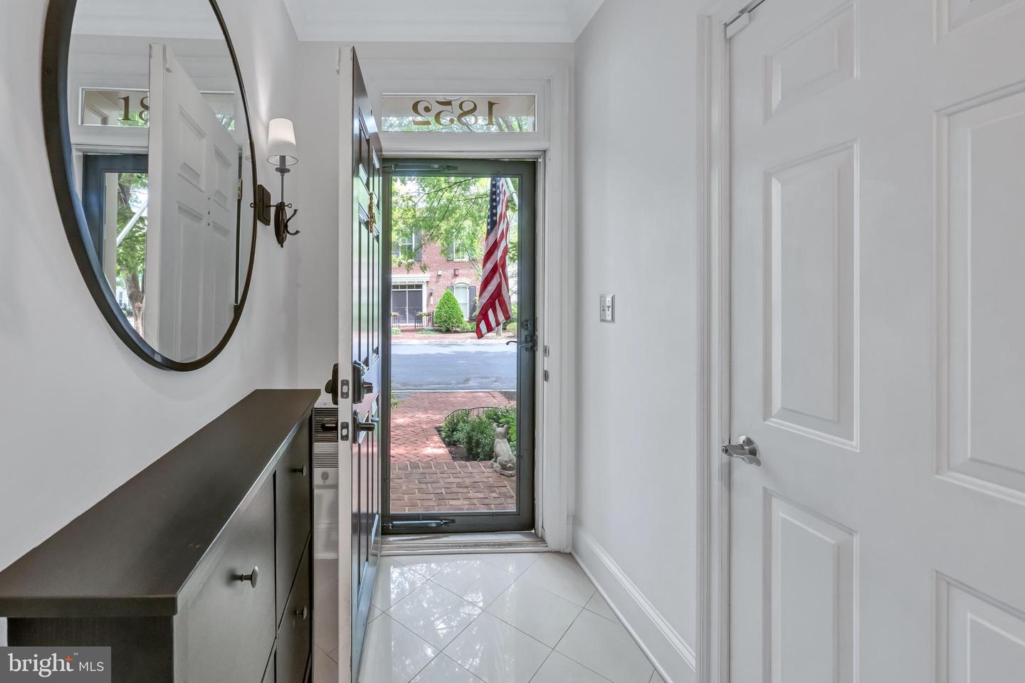 1852 POTOMAC GREENS DR, ALEXANDRIA, Virginia 22314, 3 Bedrooms Bedrooms, ,2 BathroomsBathrooms,Residential,For sale,1852 POTOMAC GREENS DR,VAAX2039288 MLS # VAAX2039288