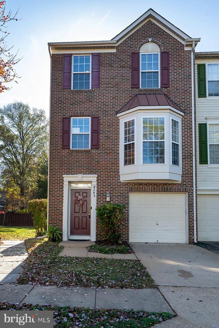 8245 LAMBERTS LN, ALEXANDRIA, Virginia 22309, 3 Bedrooms Bedrooms, ,2 BathroomsBathrooms,Residential,For sale,8245 LAMBERTS LN,VAFX2208878 MLS # VAFX2208878