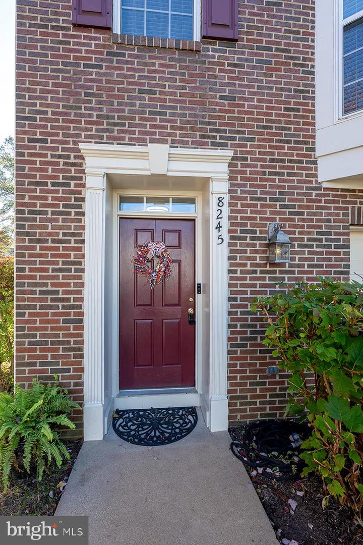 8245 LAMBERTS LN, ALEXANDRIA, Virginia 22309, 3 Bedrooms Bedrooms, ,2 BathroomsBathrooms,Residential,For sale,8245 LAMBERTS LN,VAFX2208878 MLS # VAFX2208878