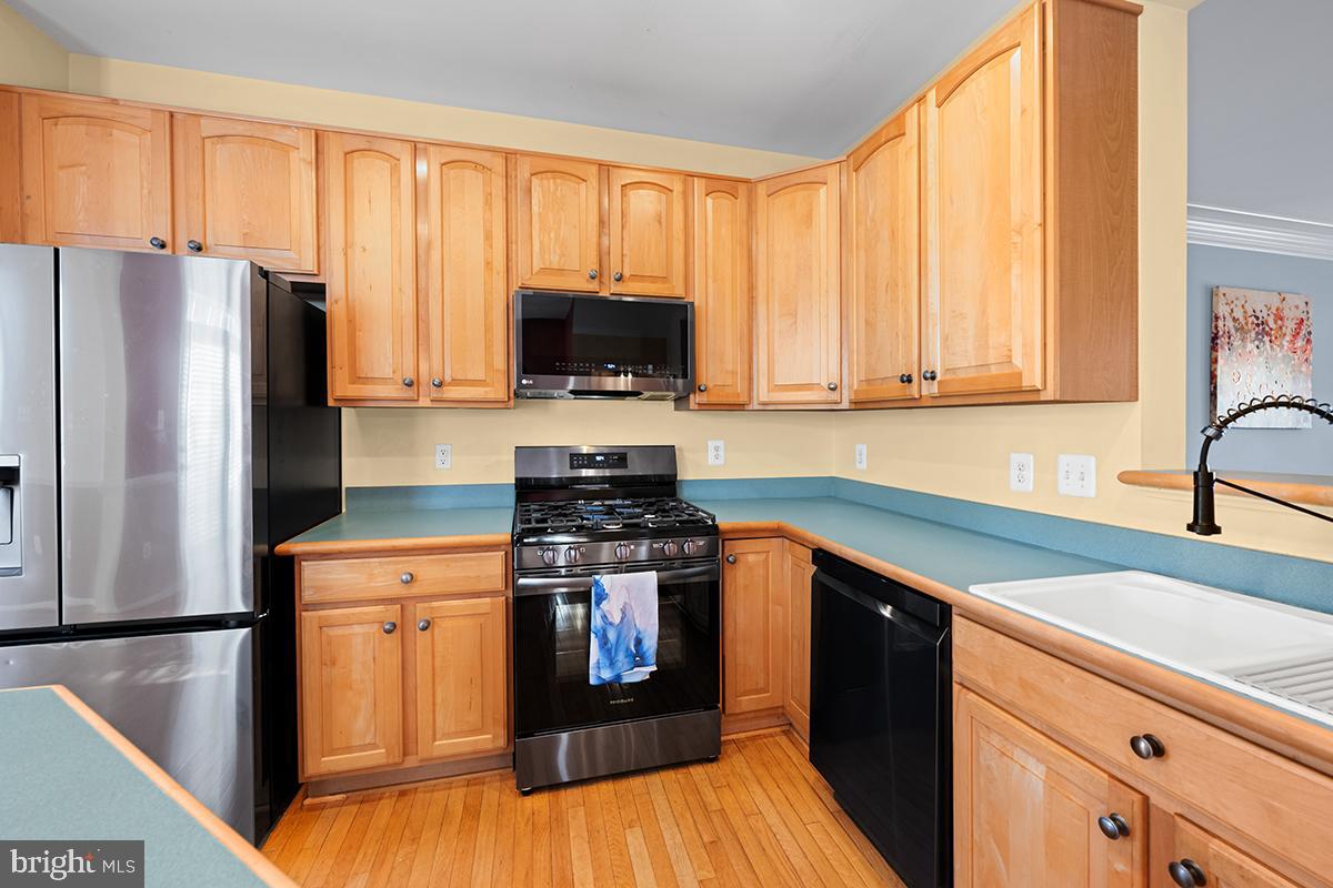 8245 LAMBERTS LN, ALEXANDRIA, Virginia 22309, 3 Bedrooms Bedrooms, ,2 BathroomsBathrooms,Residential,For sale,8245 LAMBERTS LN,VAFX2208878 MLS # VAFX2208878