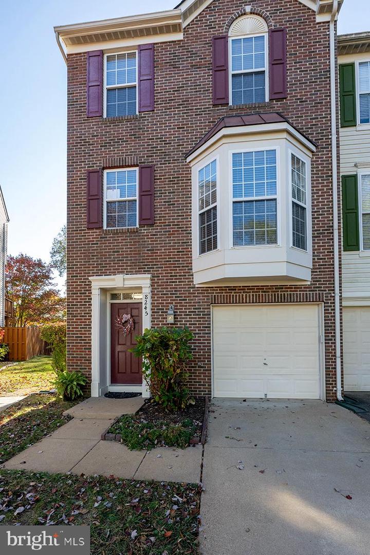 8245 LAMBERTS LN, ALEXANDRIA, Virginia 22309, 3 Bedrooms Bedrooms, ,2 BathroomsBathrooms,Residential,For sale,8245 LAMBERTS LN,VAFX2208878 MLS # VAFX2208878