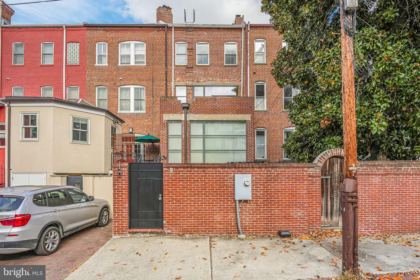 2016 HILLYER PL NW, WASHINGTON, District Of Columbia 20009, 4 Bedrooms Bedrooms, ,2 BathroomsBathrooms,Residential,For sale,2016 HILLYER PL NW,DCDC2167332 MLS # DCDC2167332