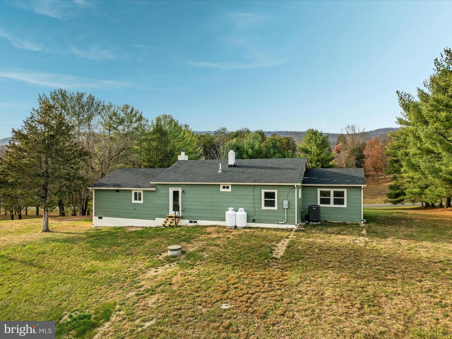 4834 FORT VALLEY RD, FORT VALLEY, Virginia 22652, 3 Bedrooms Bedrooms, ,2 BathroomsBathrooms,Residential,For sale,4834 FORT VALLEY RD,VASH2010056 MLS # VASH2010056