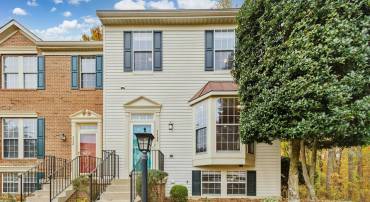 7724 EFFINGHAM SQ, ALEXANDRIA, Virginia 22315, 4 Bedrooms Bedrooms, ,3 BathroomsBathrooms,Residential,For sale,7724 EFFINGHAM SQ,VAFX2209498 MLS # VAFX2209498