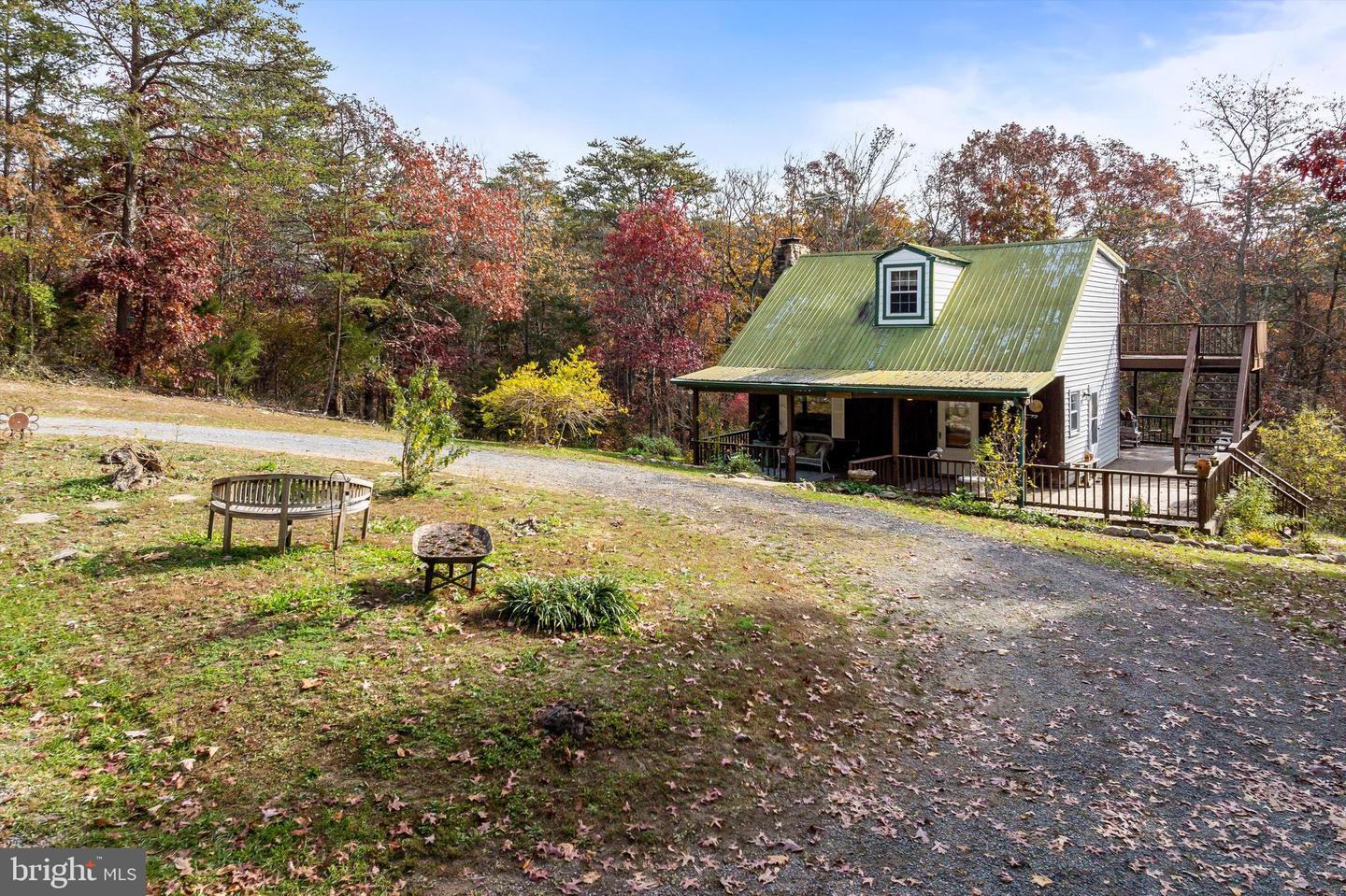 727 HICKORY LN, MOUNT JACKSON, Virginia 22842, 2 Bedrooms Bedrooms, ,1 BathroomBathrooms,Residential,For sale,727 HICKORY LN,VASH2010064 MLS # VASH2010064