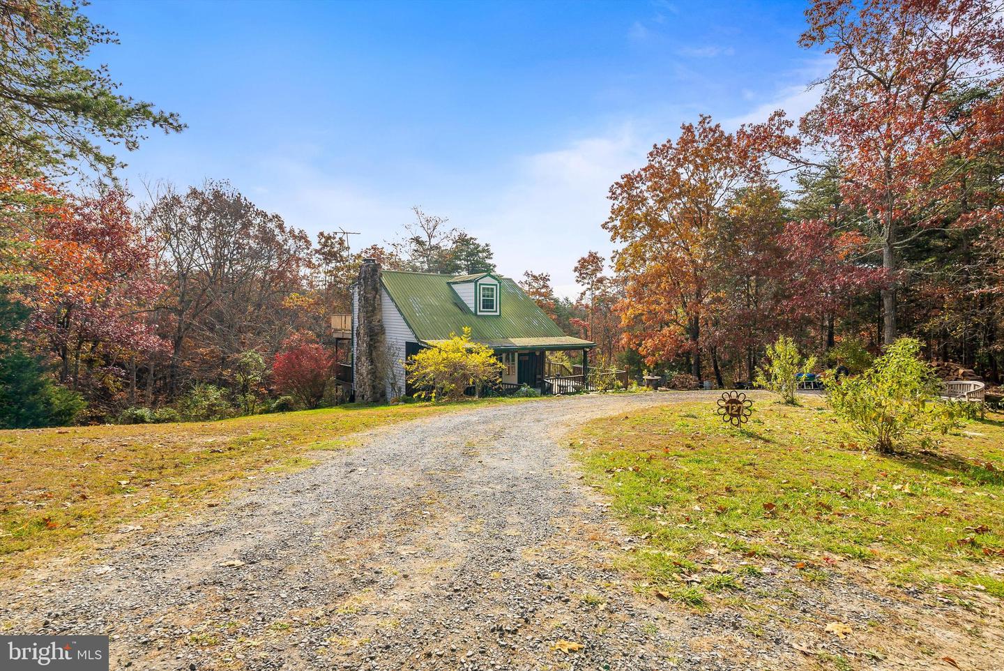 727 HICKORY LN, MOUNT JACKSON, Virginia 22842, 2 Bedrooms Bedrooms, ,1 BathroomBathrooms,Residential,For sale,727 HICKORY LN,VASH2010064 MLS # VASH2010064