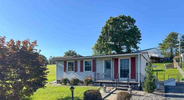 2393 COLE AVE, STAUNTON, Virginia 24401, 3 Bedrooms Bedrooms, ,1 BathroomBathrooms,Residential,2393 COLE AVE,657749 MLS # 657749