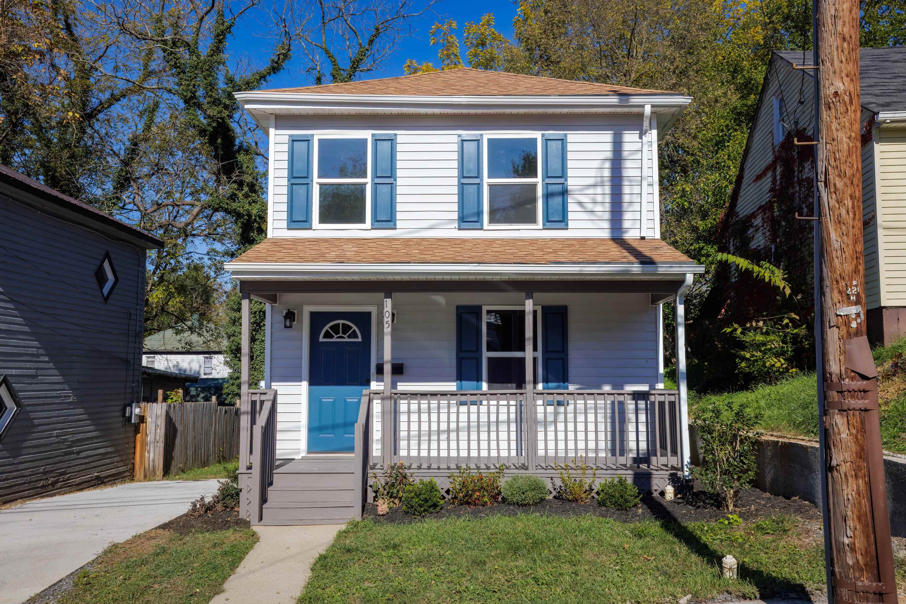 105 CAROLINE ST, STAUNTON, Virginia 24401, 3 Bedrooms Bedrooms, ,2 BathroomsBathrooms,Residential,105 CAROLINE ST,658595 MLS # 658595