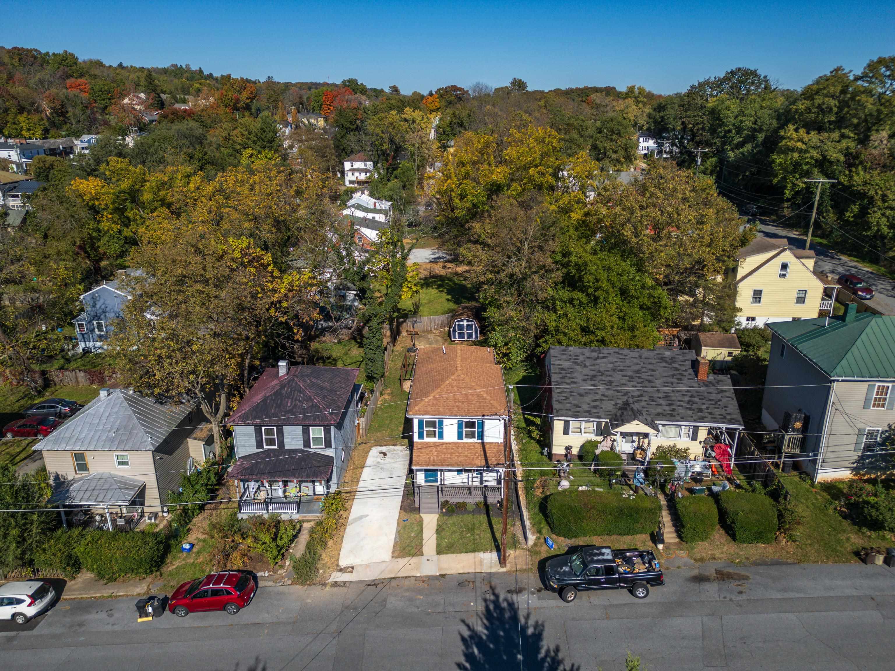 105 CAROLINE ST, STAUNTON, Virginia 24401, 3 Bedrooms Bedrooms, ,2 BathroomsBathrooms,Residential,105 CAROLINE ST,658595 MLS # 658595