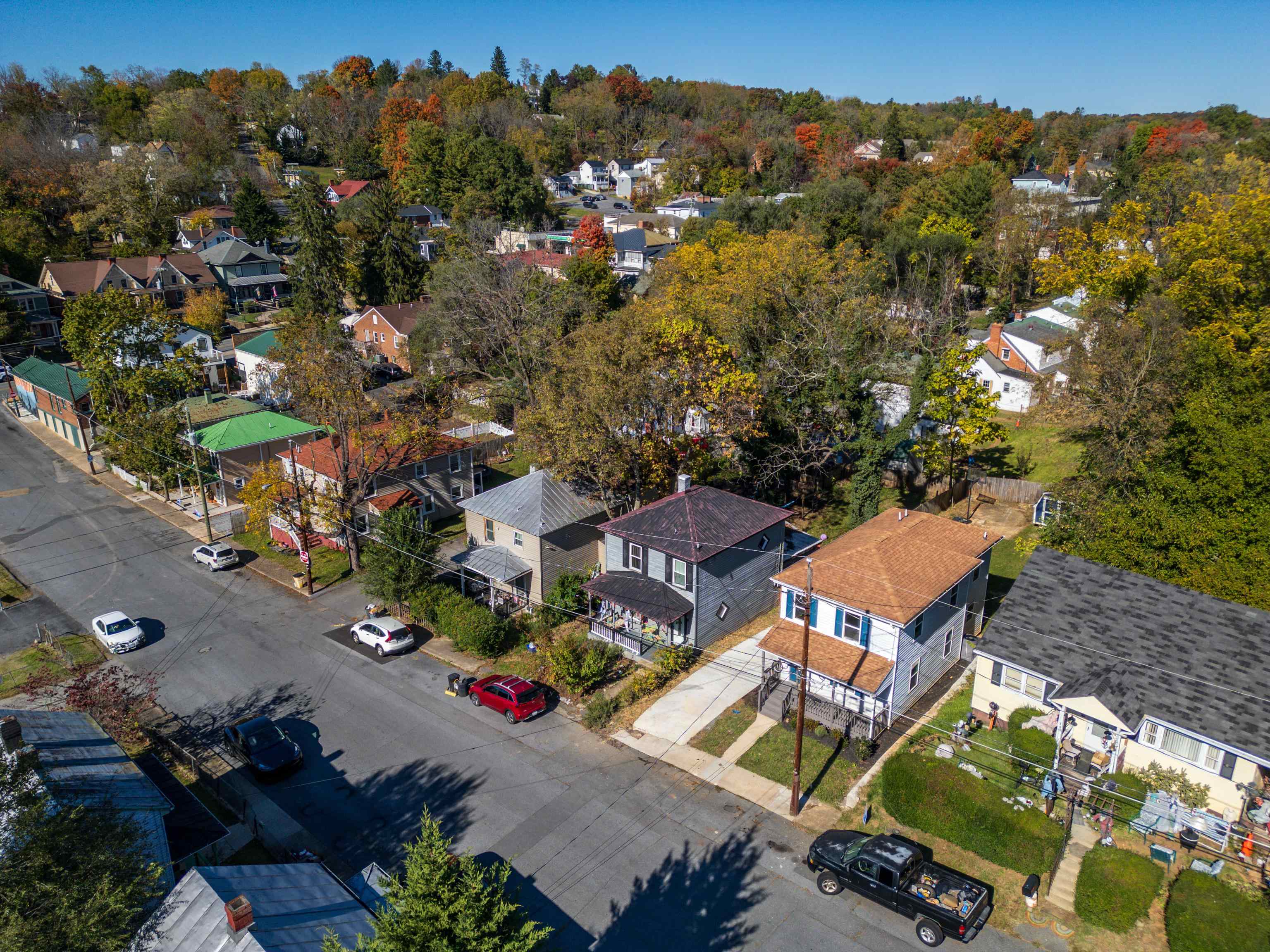 105 CAROLINE ST, STAUNTON, Virginia 24401, 3 Bedrooms Bedrooms, ,2 BathroomsBathrooms,Residential,105 CAROLINE ST,658595 MLS # 658595