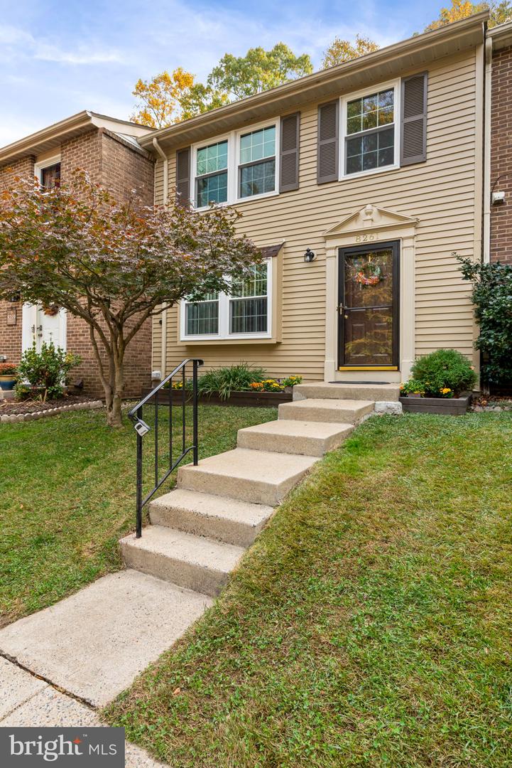 8261 BURNING FOREST CT, SPRINGFIELD, Virginia 22153, 3 Bedrooms Bedrooms, ,2 BathroomsBathrooms,Residential,For sale,8261 BURNING FOREST CT,VAFX2203464 MLS # VAFX2203464