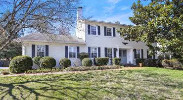 1448 HIGHWOOD DR, MCLEAN, Virginia 22101, 4 Bedrooms Bedrooms, ,3 BathroomsBathrooms,Residential,For sale,1448 HIGHWOOD DR,VAFX2204552 MLS # VAFX2204552