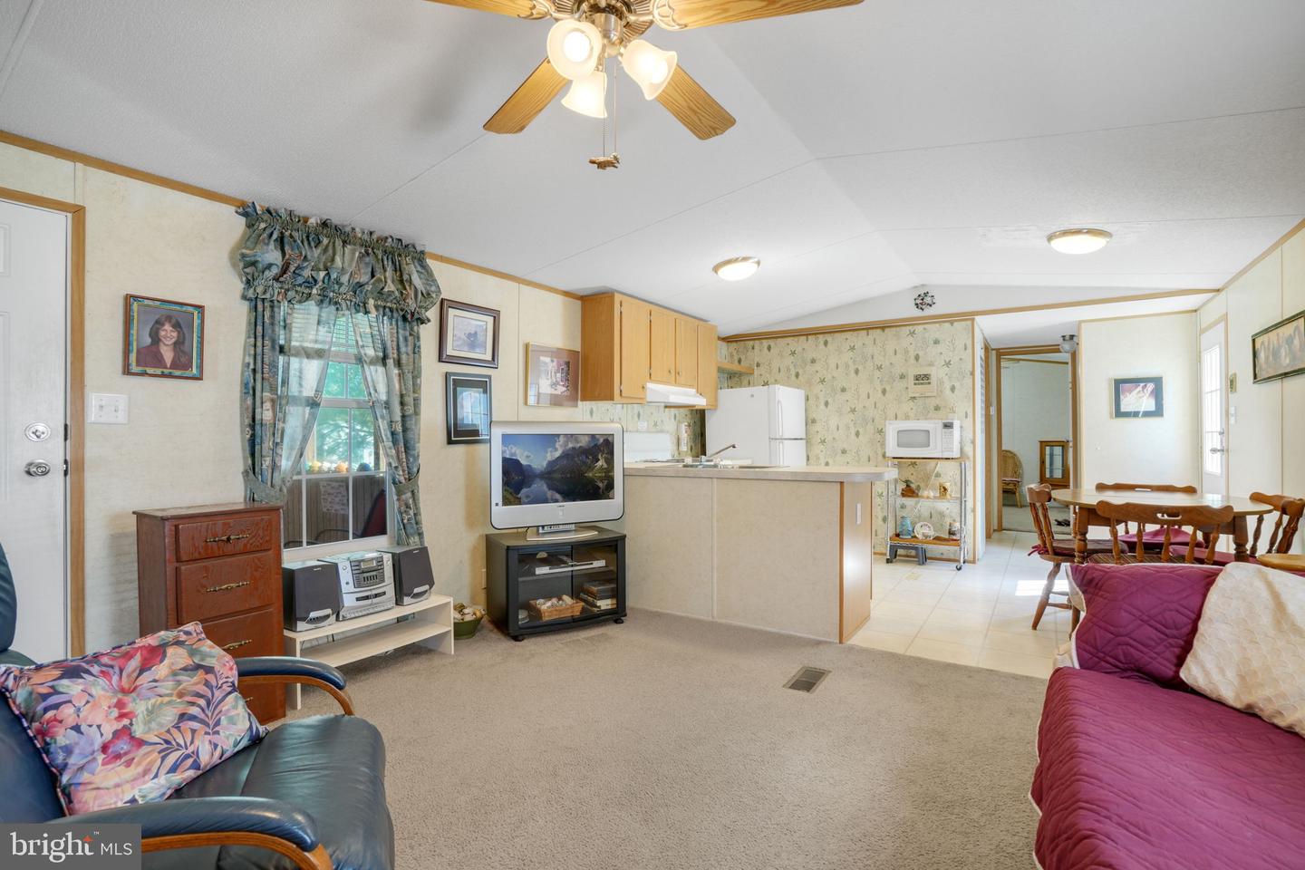 3237 CAKEY LN, CHINCOTEAGUE ISLAND, Virginia 23336, 2 Bedrooms Bedrooms, ,1 BathroomBathrooms,Residential,For sale,3237 CAKEY LN,VAAC2001378 MLS # VAAC2001378