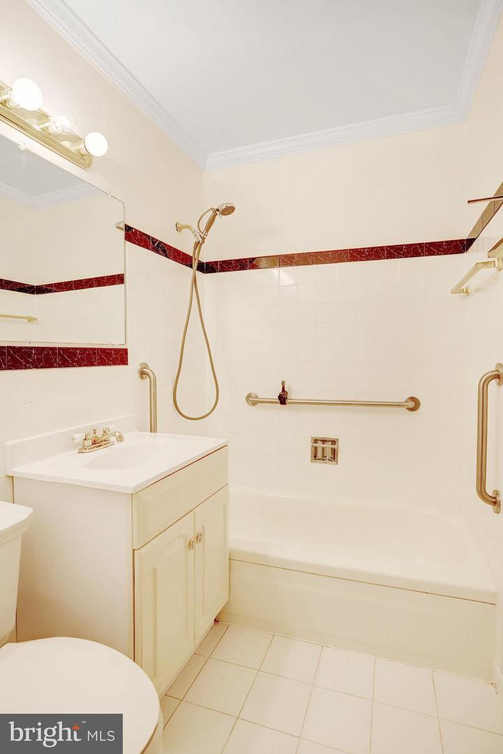 42 G ST SW, WASHINGTON, District Of Columbia 20024, 2 Bedrooms Bedrooms, ,2 BathroomsBathrooms,Residential,For sale,42 G ST SW,DCDC2163108 MLS # DCDC2163108