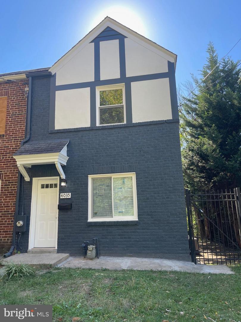 4035 BENNING RD NE, WASHINGTON, District Of Columbia 20019, 3 Bedrooms Bedrooms, 7 Rooms Rooms,2 BathroomsBathrooms,Residential,For sale,4035 BENNING RD NE,DCDC2165686 MLS # DCDC2165686