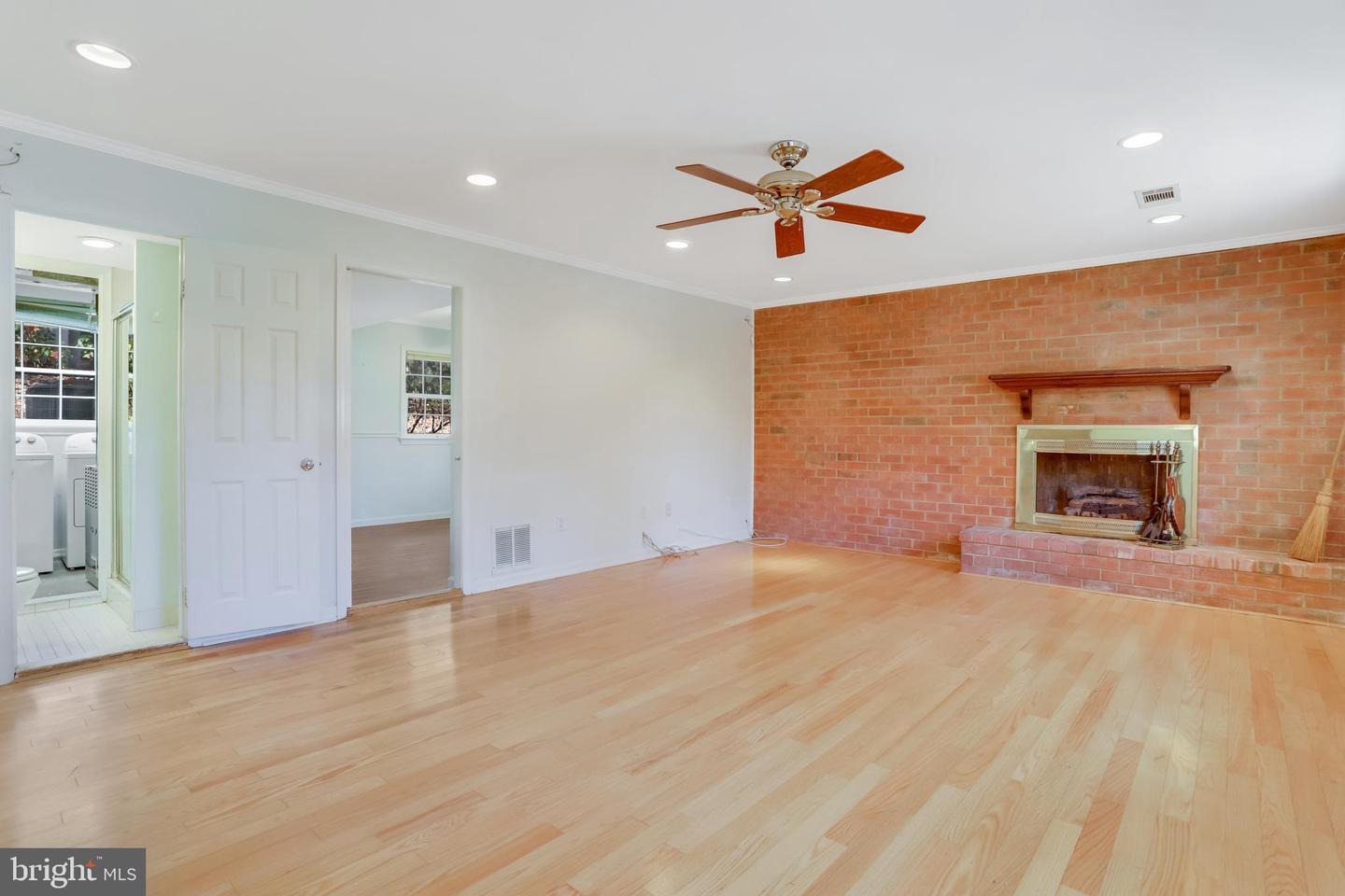 6606 HUNTSMAN BLVD, SPRINGFIELD, Virginia 22152, 4 Bedrooms Bedrooms, ,3 BathroomsBathrooms,Residential,For sale,6606 HUNTSMAN BLVD,VAFX2207676 MLS # VAFX2207676