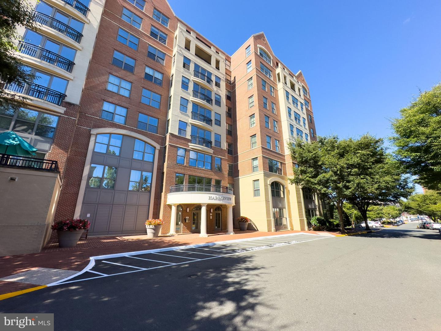 485 HARBOR SIDE ST #401, WOODBRIDGE, Virginia 22191, 2 Bedrooms Bedrooms, ,2 BathroomsBathrooms,Residential,For sale,485 HARBOR SIDE ST #401,VAPW2082160 MLS # VAPW2082160