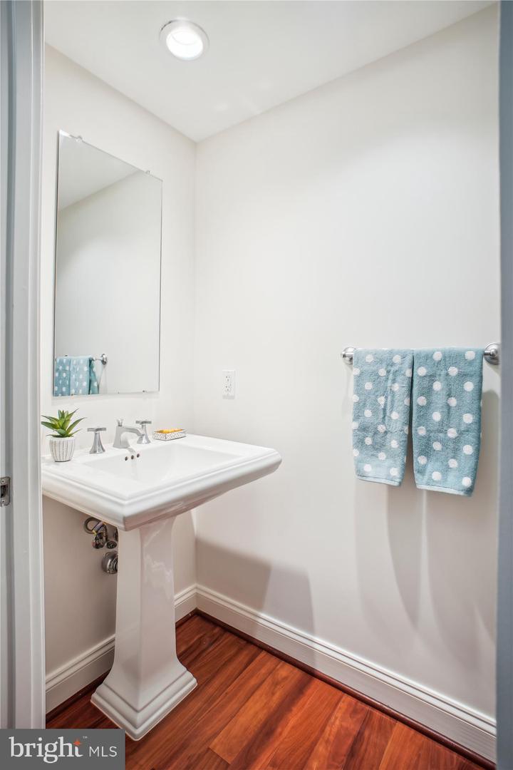 513 W BROAD ST #503, FALLS CHURCH, Virginia 22046, 2 Bedrooms Bedrooms, ,2 BathroomsBathrooms,Residential,For sale,513 W BROAD ST #503,VAFA2002612 MLS # VAFA2002612