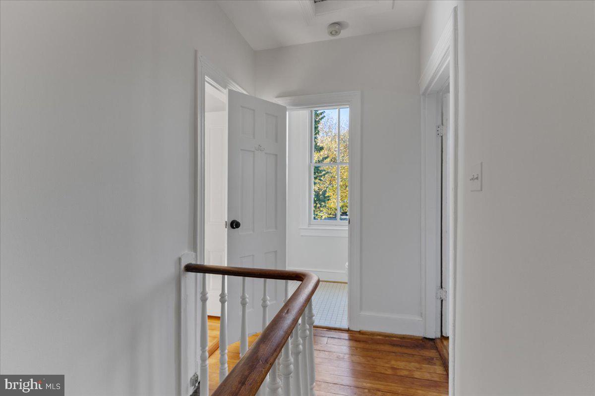 333 7TH ST NE, WASHINGTON, District Of Columbia 20002, 2 Bedrooms Bedrooms, ,1 BathroomBathrooms,Residential,For sale,333 7TH ST NE,DCDC2145424 MLS # DCDC2145424