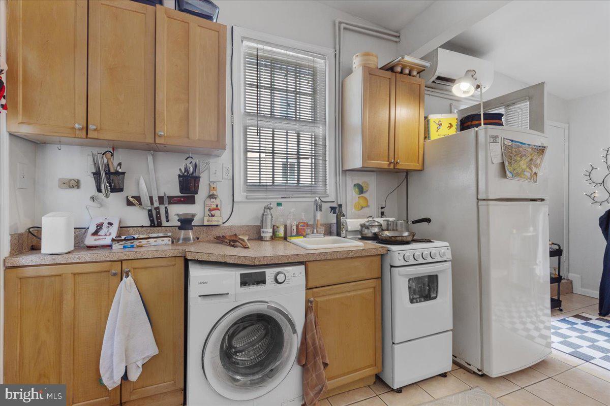 333 7TH ST NE, WASHINGTON, District Of Columbia 20002, 2 Bedrooms Bedrooms, ,1 BathroomBathrooms,Residential,For sale,333 7TH ST NE,DCDC2145424 MLS # DCDC2145424