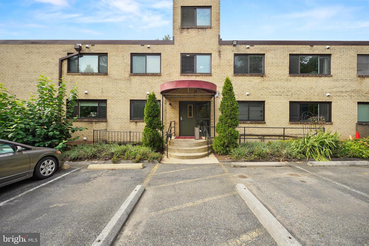 4555 MACARTHUR BLVD NW #G5, WASHINGTON, District Of Columbia 20007, 1 Bedroom Bedrooms, ,1 BathroomBathrooms,Residential,For sale,4555 MACARTHUR BLVD NW #G5,DCDC2150406 MLS # DCDC2150406