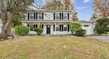 14311 LINDENDALE RD, WOODBRIDGE, Virginia 22193, 3 Bedrooms Bedrooms, ,2 BathroomsBathrooms,Residential,For sale,14311 LINDENDALE RD,VAPW2080862 MLS # VAPW2080862