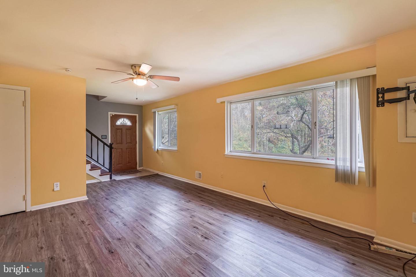 7956 SILVERADA PL #B, ALEXANDRIA, Virginia 22309, 3 Bedrooms Bedrooms, ,2 BathroomsBathrooms,Residential,For sale,7956 SILVERADA PL #B,VAFX2208360 MLS # VAFX2208360