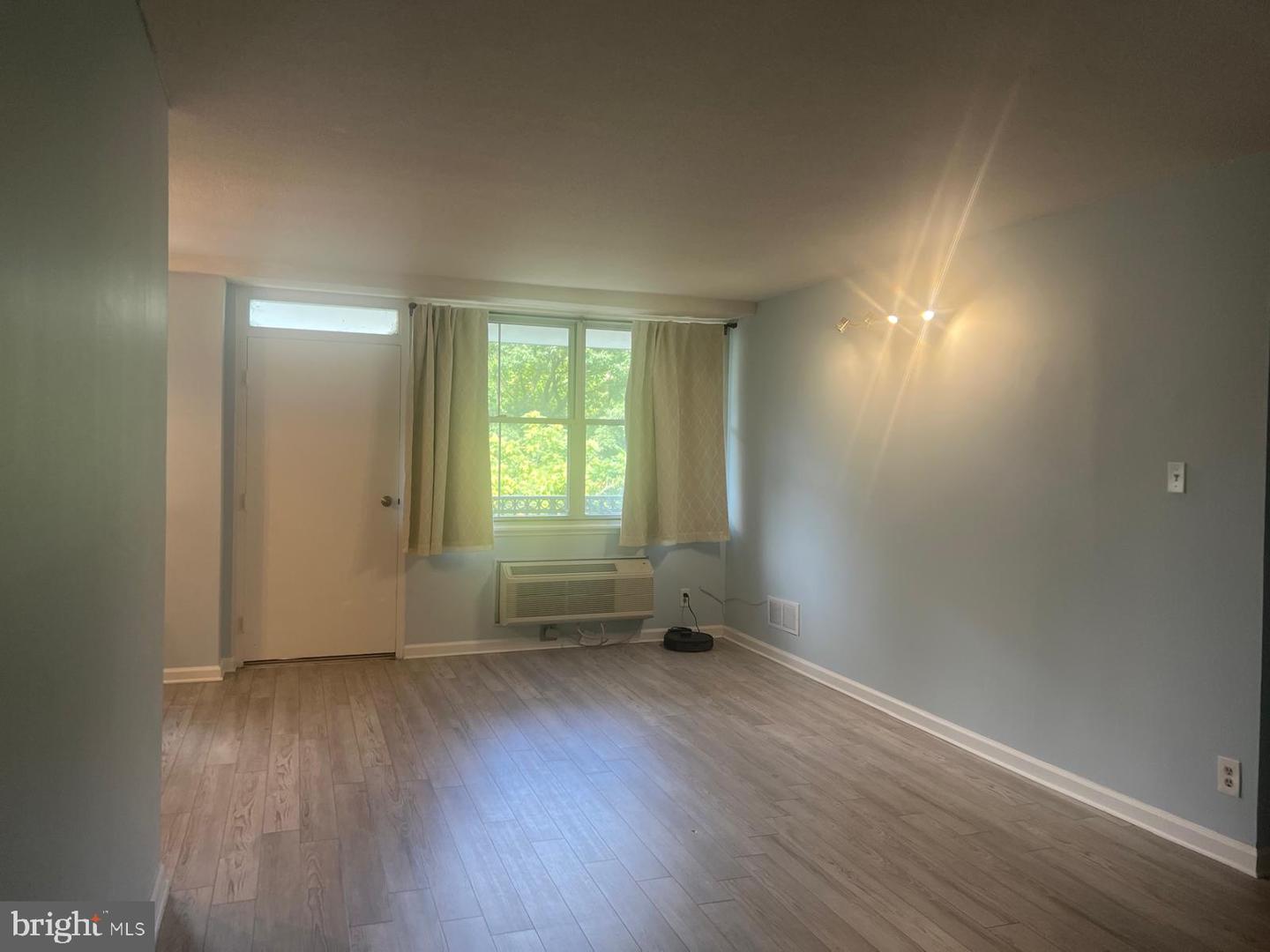 2030 N ADAMS ST #607, ARLINGTON, Virginia 22201, 2 Bedrooms Bedrooms, ,1 BathroomBathrooms,Residential,For sale,2030 N ADAMS ST #607,VAAR2050450 MLS # VAAR2050450