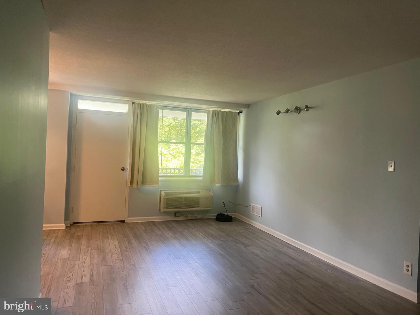 2030 N ADAMS ST #607, ARLINGTON, Virginia 22201, 2 Bedrooms Bedrooms, ,1 BathroomBathrooms,Residential,For sale,2030 N ADAMS ST #607,VAAR2050450 MLS # VAAR2050450