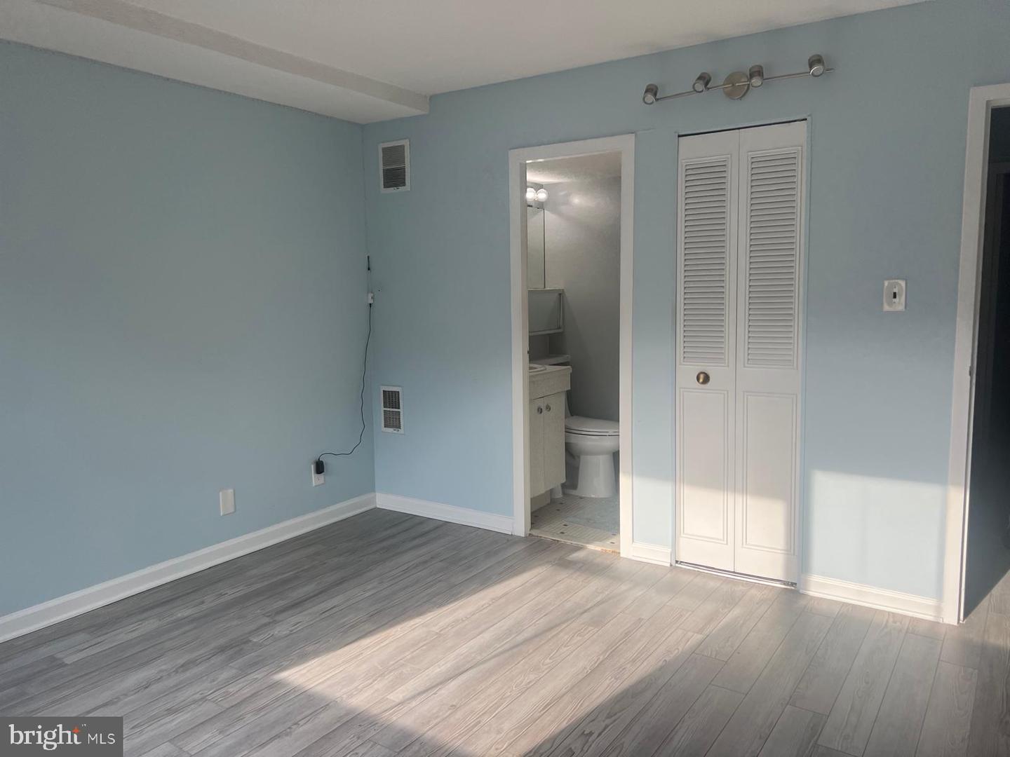 2030 N ADAMS ST #607, ARLINGTON, Virginia 22201, 2 Bedrooms Bedrooms, ,1 BathroomBathrooms,Residential,For sale,2030 N ADAMS ST #607,VAAR2050450 MLS # VAAR2050450