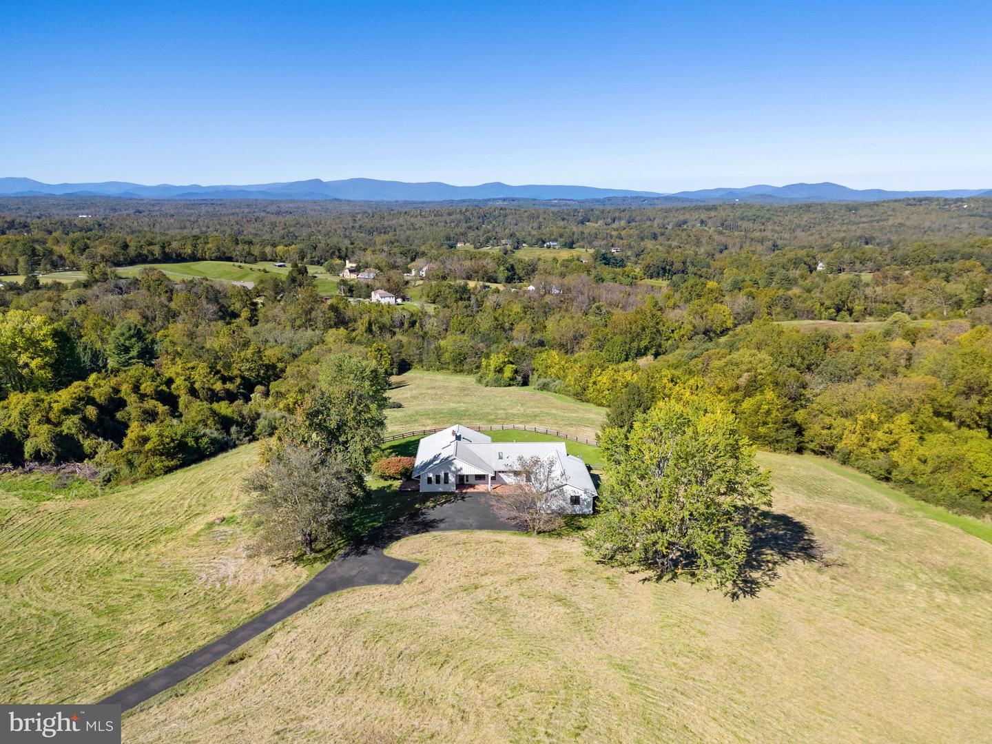 7076 BELLEVUE FARM RD, WARRENTON, Virginia 20186, 4 Bedrooms Bedrooms, ,4 BathroomsBathrooms,Residential,For sale,7076 BELLEVUE FARM RD,VAFQ2014240 MLS # VAFQ2014240